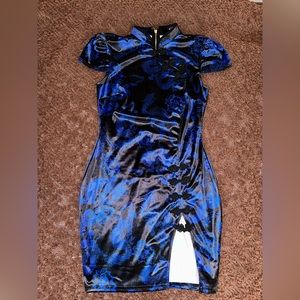 Akira size large black and blue dragon design dress